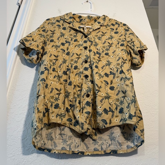 Kuhl Elsie Honeycomb Floral Button Down Tie Front Top Womens Size Medium - Picture 4 of 9